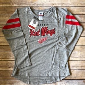NWT girls Official NHL Red Wings shirt.